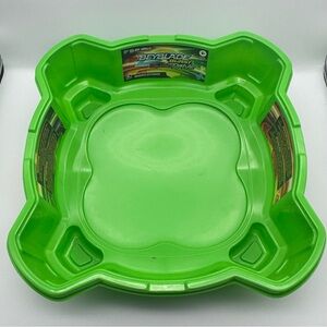 Beyblade Burst QuadDrive Beystadium Battling Top Set